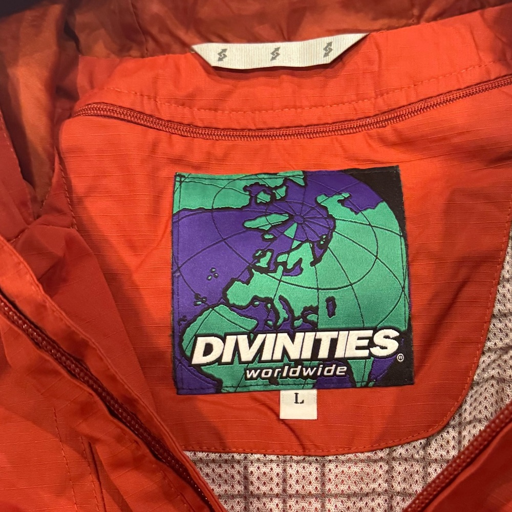 Divinities Shifter Anorak View 4